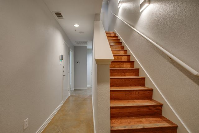 2415 Stutz Drive C, Dallas, TX 75235