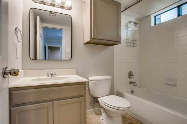 2415 Stutz Drive C, Dallas, TX 75235