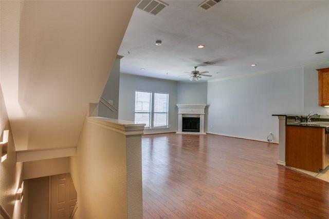 2415 Stutz Drive C, Dallas, TX 75235