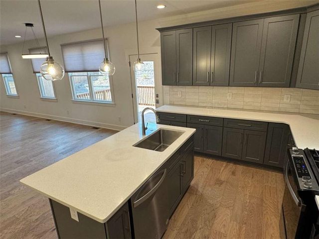 2442 MILLS Bend, Decatur, GA 30034