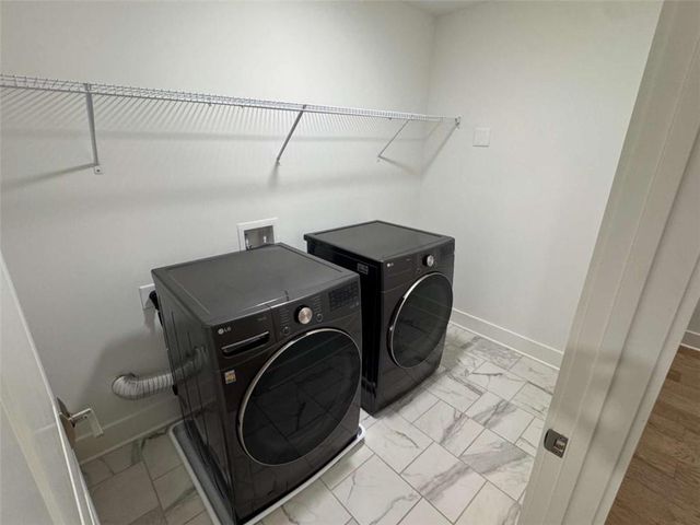 2442 MILLS Bend, Decatur, GA 30034