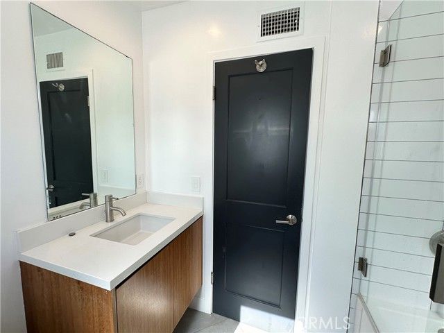 5301 Ethel Avenue, Sherman Oaks, CA 91401