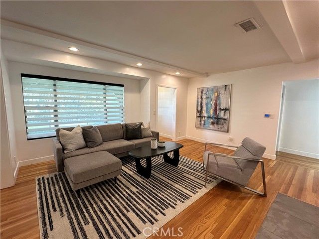 5301 Ethel Avenue, Sherman Oaks, CA 91401