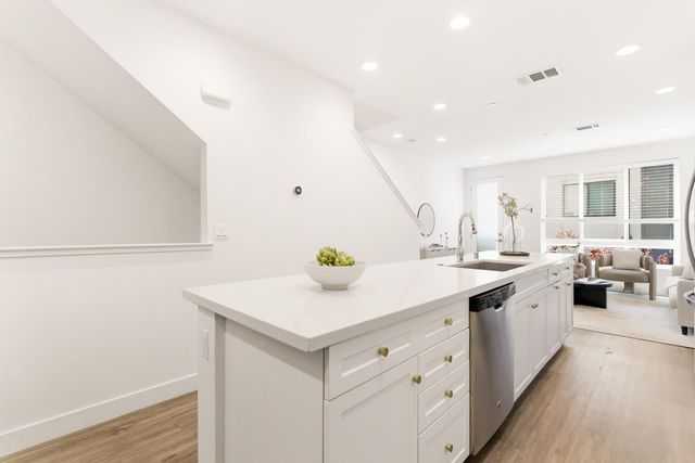 1249 Edgewood Way, South San Francisco, CA 94080