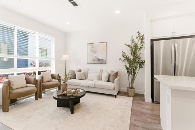1249 Edgewood Way, South San Francisco, CA 94080