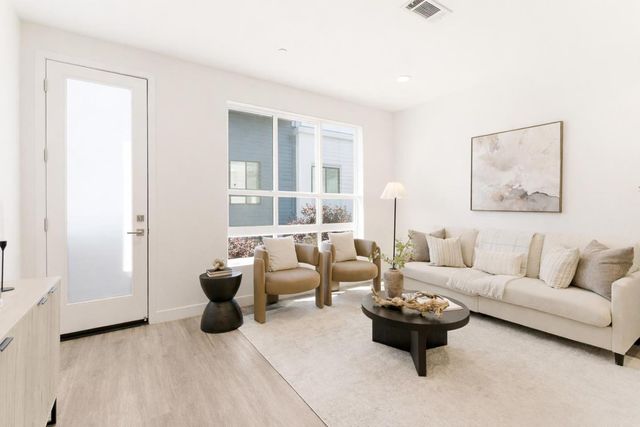 1249 Edgewood Way, South San Francisco, CA 94080