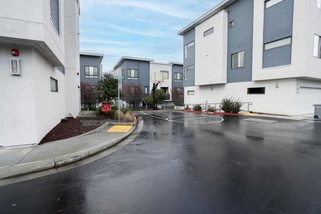 1249 Edgewood Way, South San Francisco, CA 94080