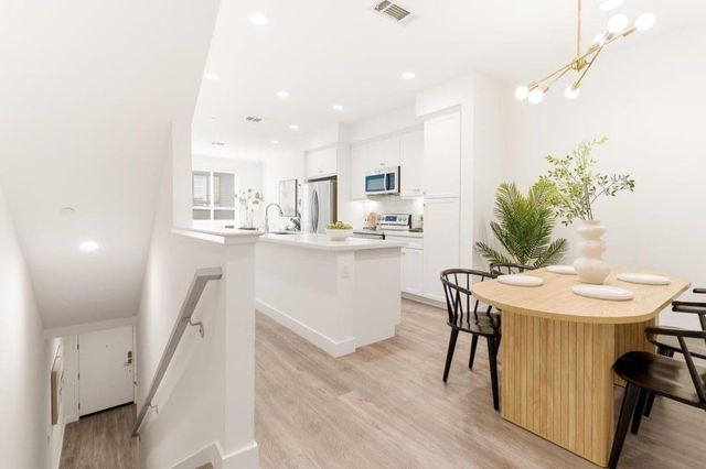 1249 Edgewood Way, South San Francisco, CA 94080