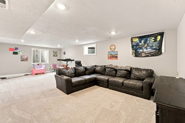 108 13th Street NW, Bondurant, IA 50035