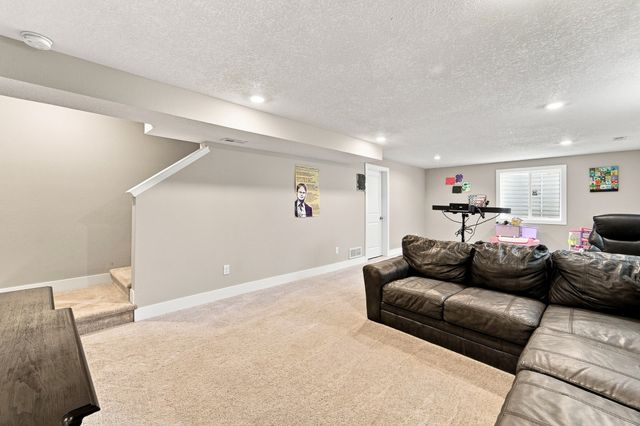 108 13th Street NW, Bondurant, IA 50035