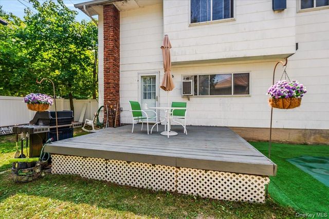 33 Gaines Street, Huntington, NY 11743