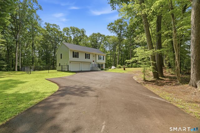 845 Old Colchester Road, Montville, CT 06370