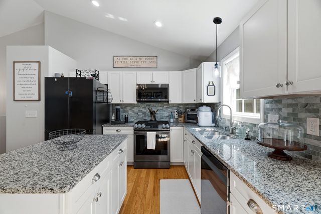 845 Old Colchester Road, Montville, CT 06370