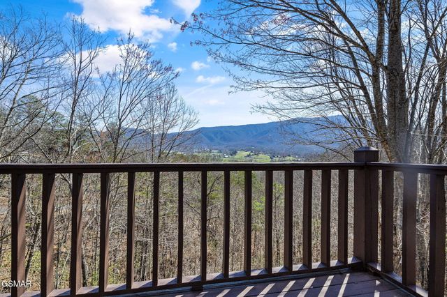 3132 Wears Overlook Lane, Sevierville, TN 37862