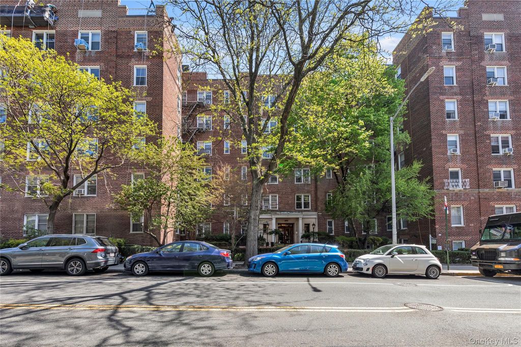 68-63 108th Street 3G, Forest Hills, NY 11375