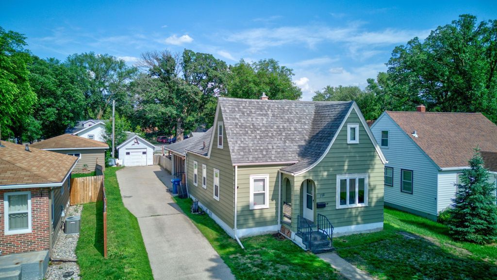 718 N Broadway, Fergus Falls, MN 56537