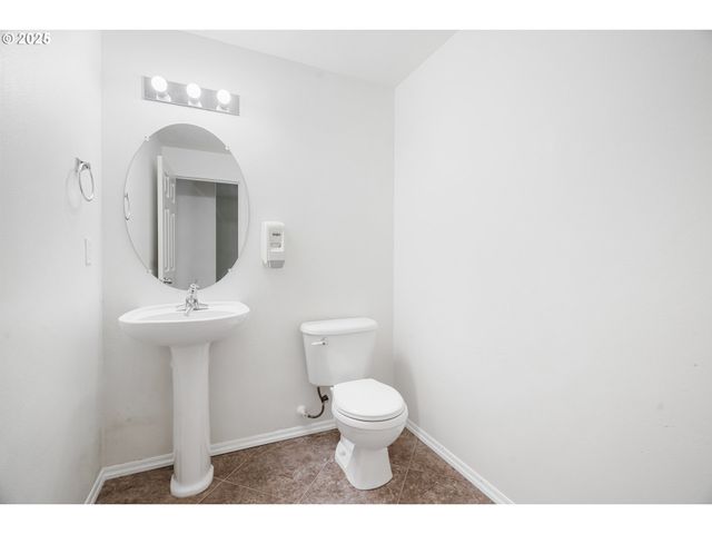 1456 Se BLANCHARD St, Hillsboro, OR 97123