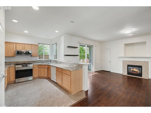1456 Se BLANCHARD St, Hillsboro, OR 97123