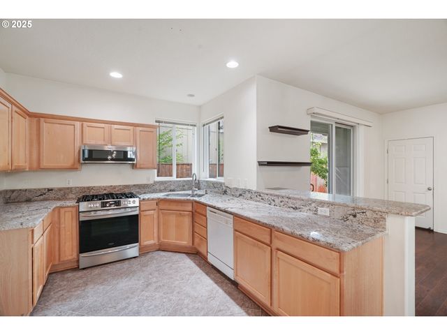 1456 Se BLANCHARD St, Hillsboro, OR 97123