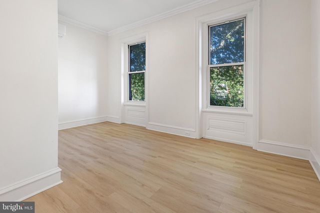 1426 S BROAD ST, Philadelphia, PA 19146