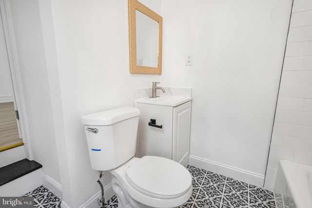1426 S BROAD ST, Philadelphia, PA 19146