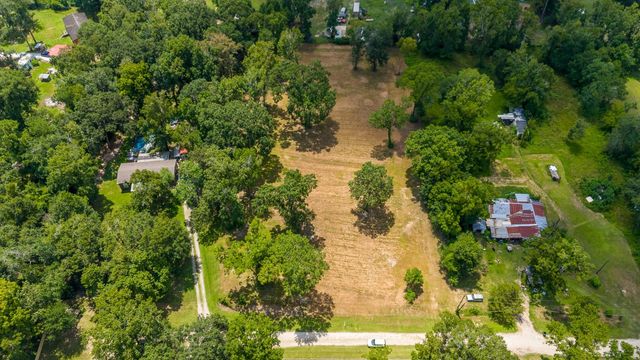 145 Private Road 456, Dayton, TX 77535