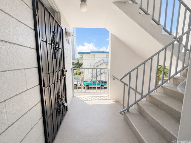 1718 Anapuni Street 205, Honolulu, HI 96822