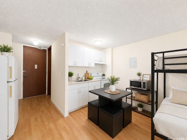 1718 Anapuni Street 205, Honolulu, HI 96822