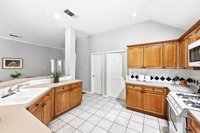 7121 Ridge Oak RD, Austin, TX 78749
