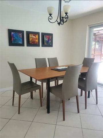 5620 SW 56th Street, Davie, FL 33314