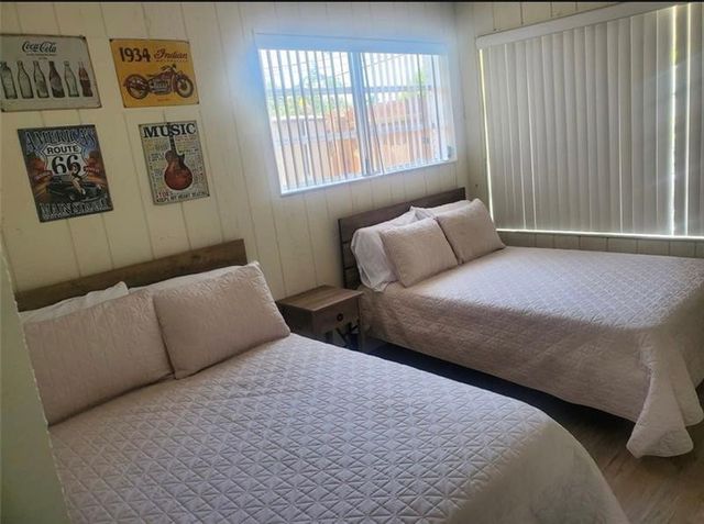 5620 SW 56th Street, Davie, FL 33314