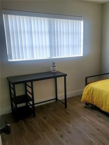 5620 SW 56th Street, Davie, FL 33314