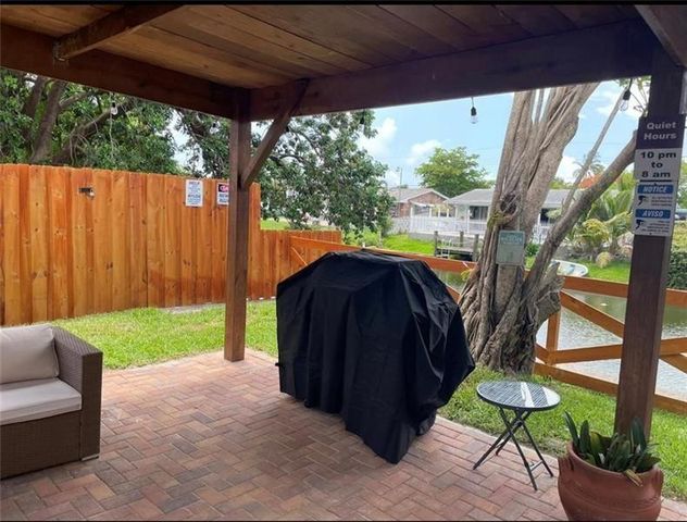 5620 SW 56th Street, Davie, FL 33314