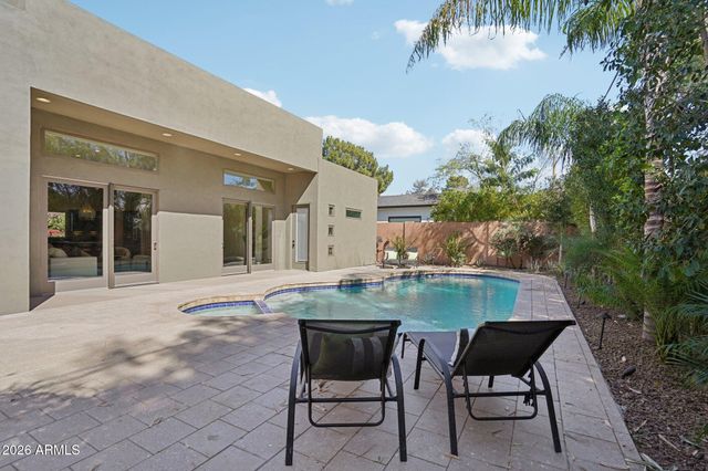 3225 E SELLS Drive, Phoenix, AZ 85018