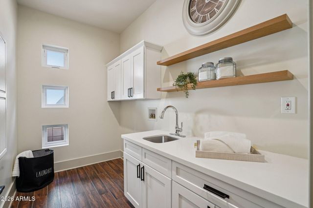 3225 E SELLS Drive, Phoenix, AZ 85018