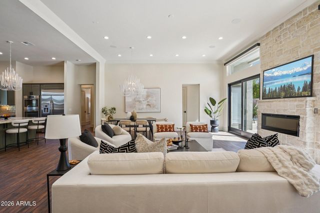 3225 E SELLS Drive, Phoenix, AZ 85018