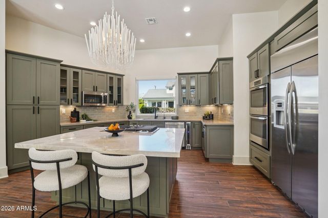 3225 E SELLS Drive, Phoenix, AZ 85018