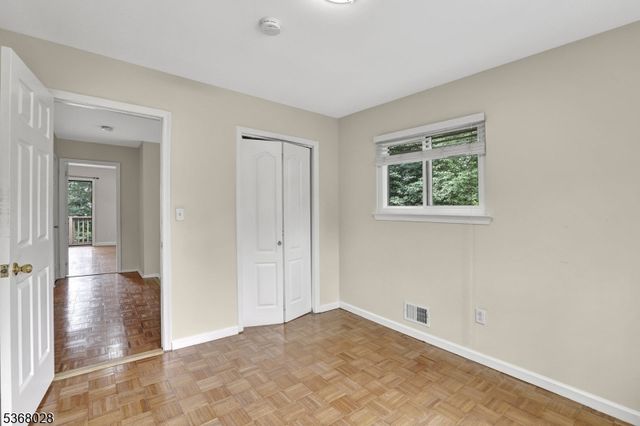 15 Krenkel Ct, Raritan Twp., NJ 08822