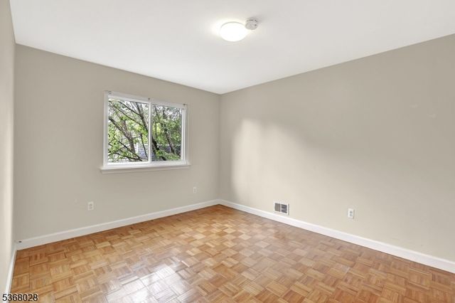 15 Krenkel Ct, Raritan Twp., NJ 08822