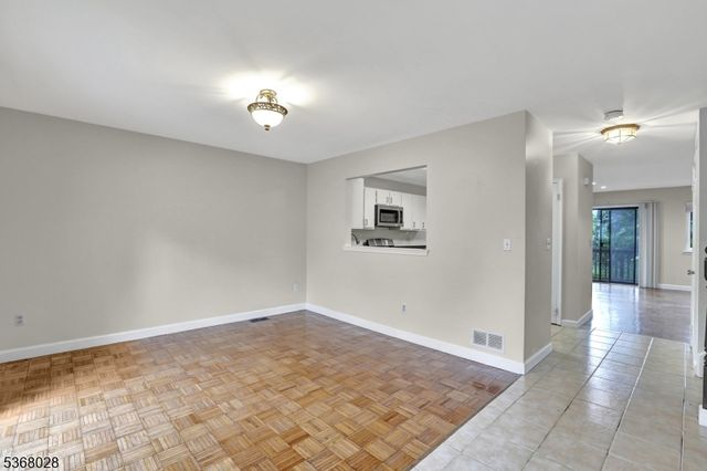 15 Krenkel Ct, Raritan Twp., NJ 08822