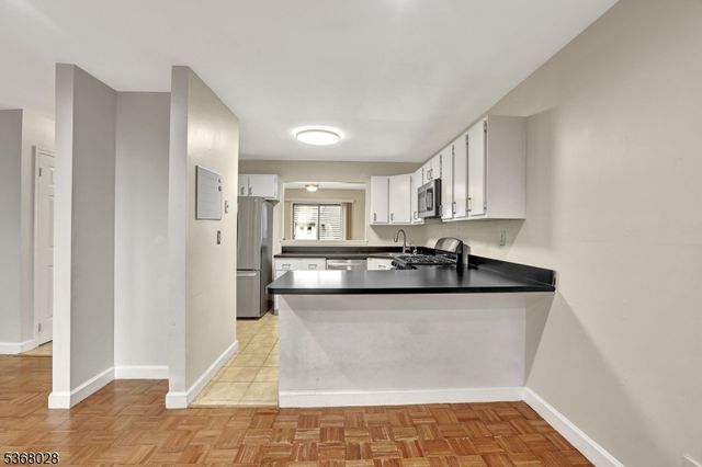 15 Krenkel Ct, Raritan Twp., NJ 08822