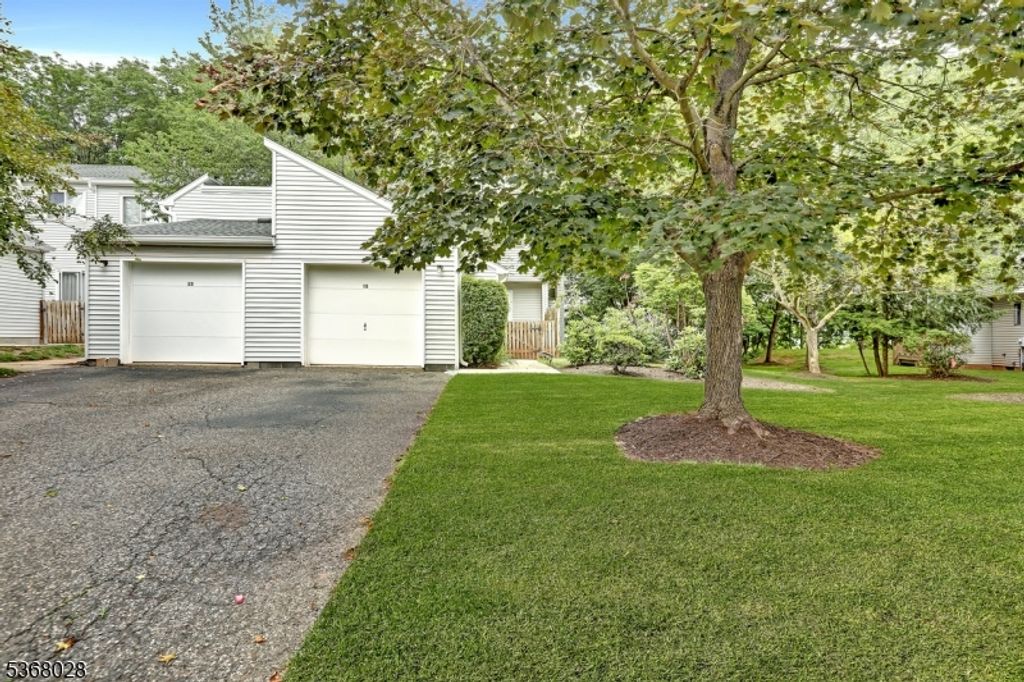 15 Krenkel Ct, Raritan Twp., NJ 08822