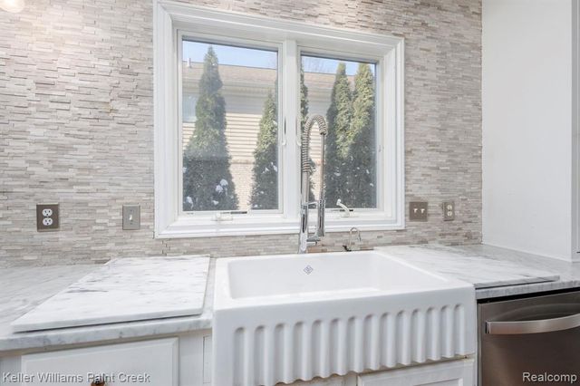 6847 Alden Drive, West Bloomfield, MI 48324