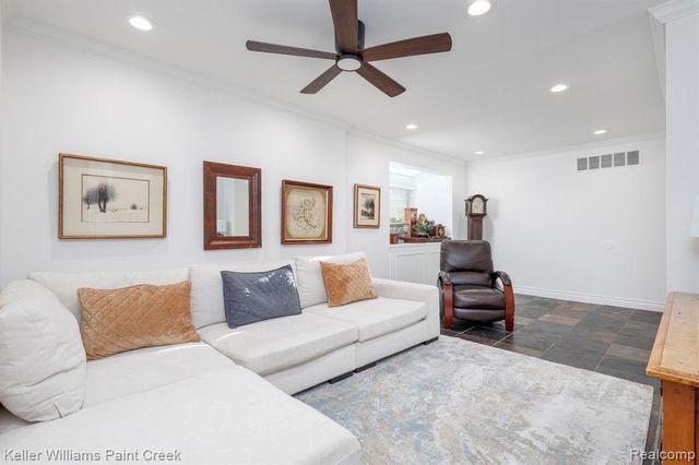 6847 Alden Drive, West Bloomfield, MI 48324