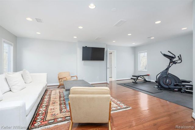 6847 Alden Drive, West Bloomfield, MI 48324