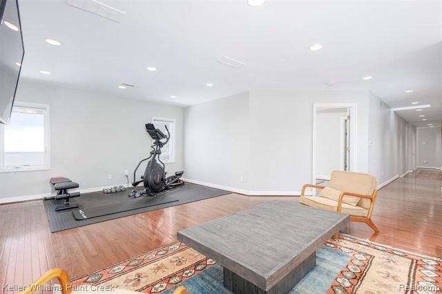 6847 Alden Drive, West Bloomfield, MI 48324