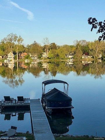 6847 Alden Drive, West Bloomfield, MI 48324