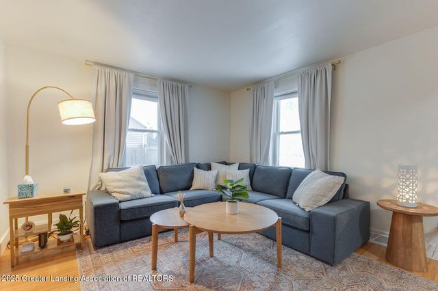 404 E Cherry Street, Mason, MI 48854