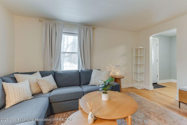 404 E Cherry Street, Mason, MI 48854