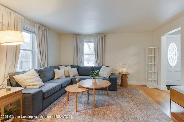 404 E Cherry Street, Mason, MI 48854